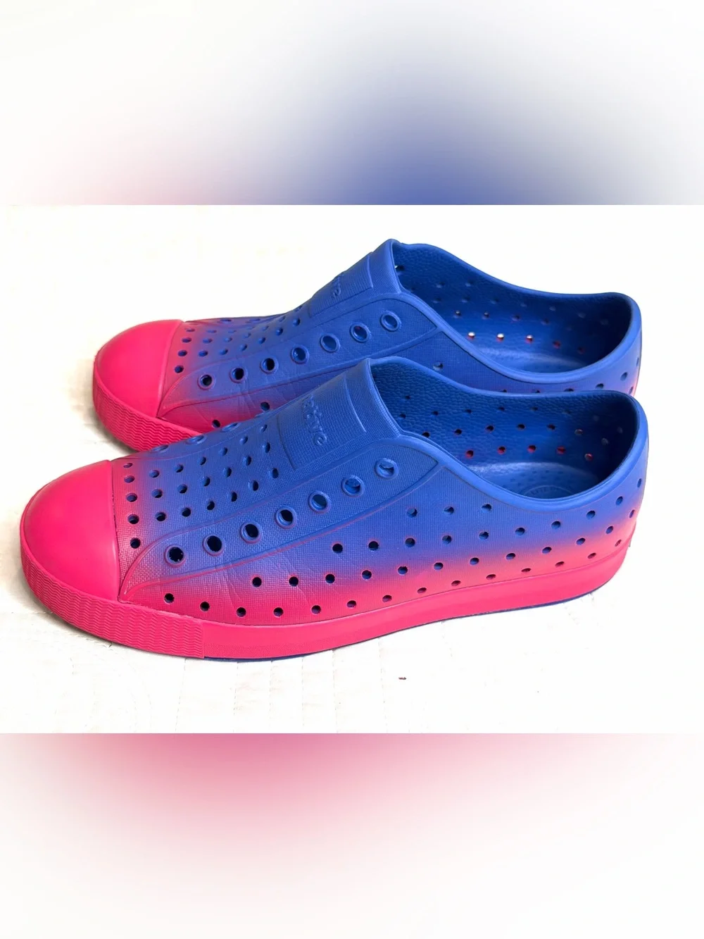Native Jefferson Slip On Shoes Ombré Blue Pink Print Size 3 Kids Water